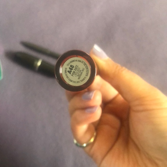 Full size red lips / Mac pretty things set FINAL SALE - Picture 3 of 7